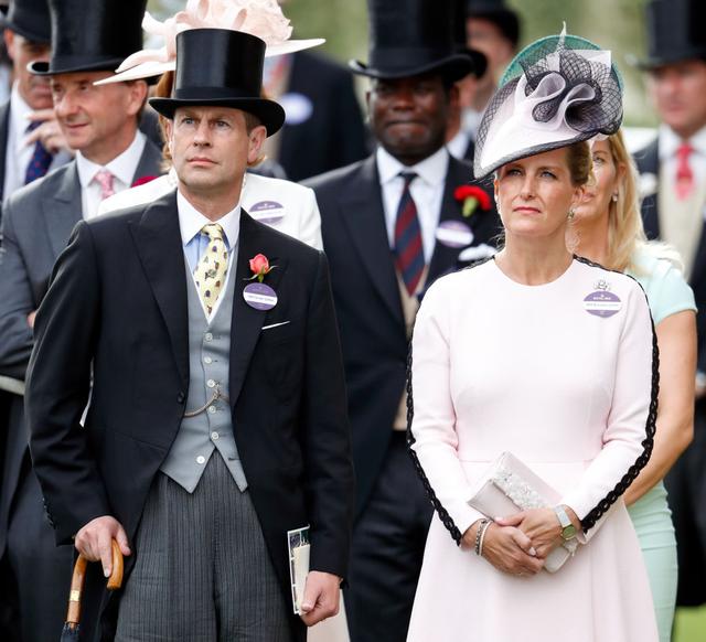 英国女王为什么想让自己最小儿子继承爱丁堡公爵头衔呢？