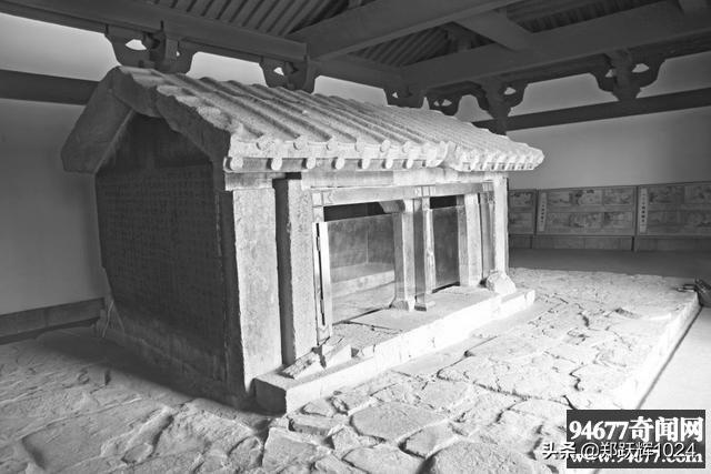 中国现存历史最悠久的房屋，2000年未倒，墙上刻满到此一游
