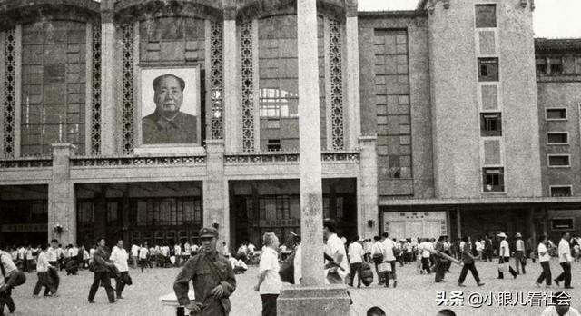 老照片带你穿越到上个世纪80年代的中国，争分夺秒，奔向2000