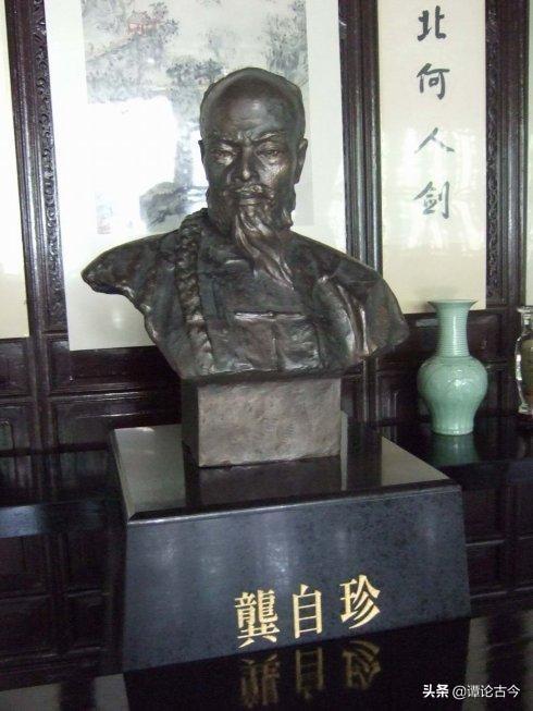 他是中国古典文学的最后一位诗人，英明一世却教出荒唐逆子做汉奸